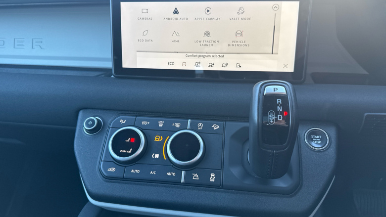 Land Rover Defender 3.0 D250 X-Dynamic SE 90 3dr Auto Diesel Estate